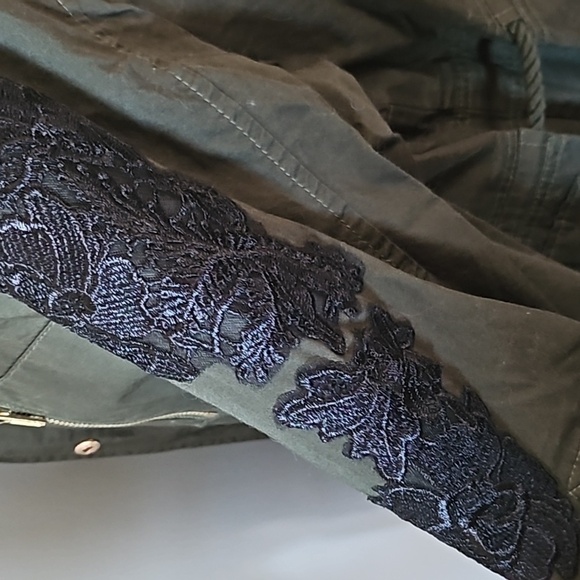 Denim 24/7 Olive Green Utility Jacket with Black Appliques & Tie Waist NWOT - Picture 6 of 12